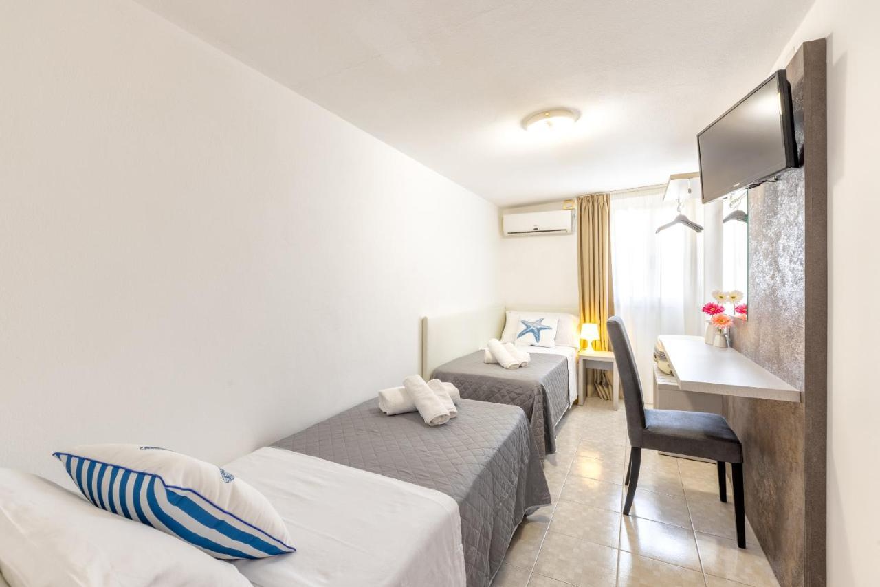 Hotel Condor-New 2024-Con Piscina Riccione Exterior foto